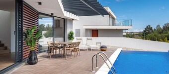 Hazel Yellow Villa, Sintra, Lisbon