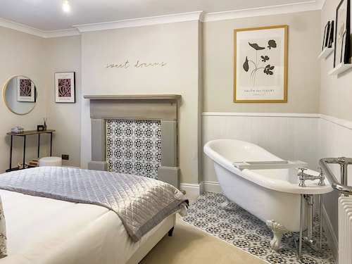 2 bedroom accommodation in Barnard Castle