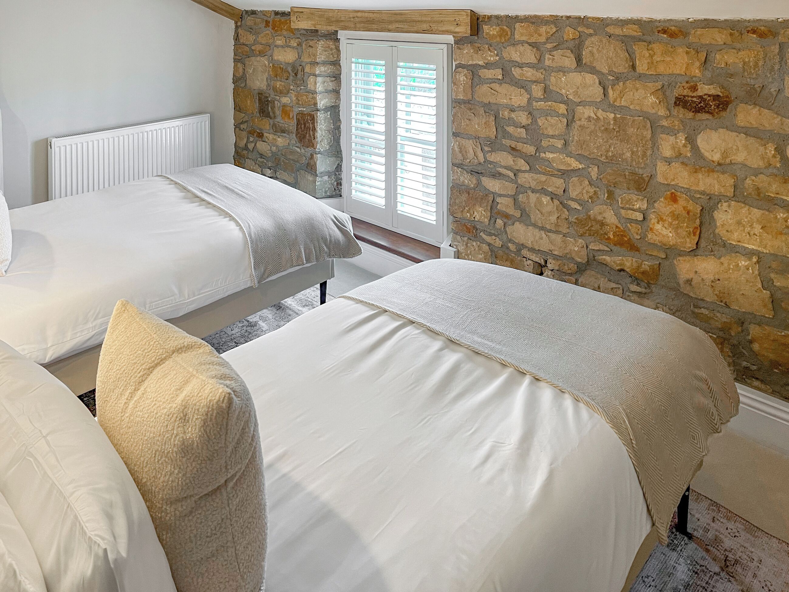 2 bedrooms, WiFi (free), bed sheets