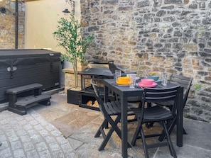 Outdoor dining - 2 bedroom accommodation in Barnard Castle (Barnard Castle)