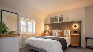 2 bedrooms, iron/ironing board, travel cot, WiFi - Stunning property in the beautiful market town of Stow-on-the-Wold - Devon House Cottage (Stow-on-the-Wold)