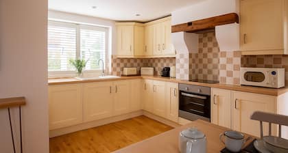 Stunning property in the beautiful market town of Stow-on-the-Wold - Devon House Cottage