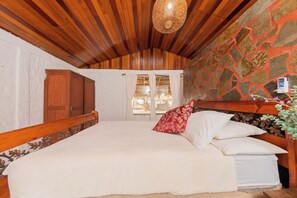 Deluxe Suite, 1 King Bed, Sea View - Somar Surf lodge (León)