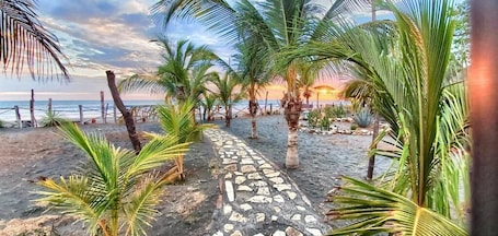 Strand-/Meerblick. Somar Surf lodge
