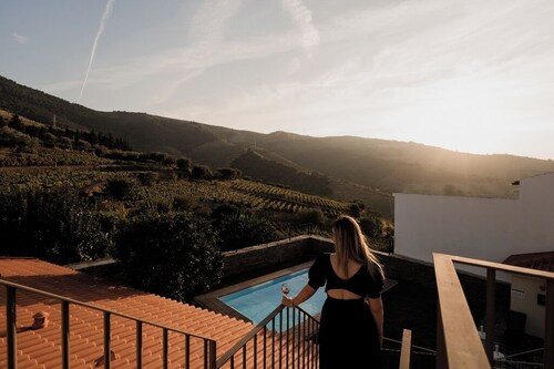 Casa Bastardo - A cozy house surrounded by the vineyard terraces of the Douro. 