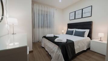 1 slaapkamer, een strijkplank/strijkijzer, wifi, beddengoed