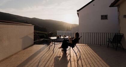 Casa Bastardo - A cozy house surrounded by the vineyard terraces of the Douro.