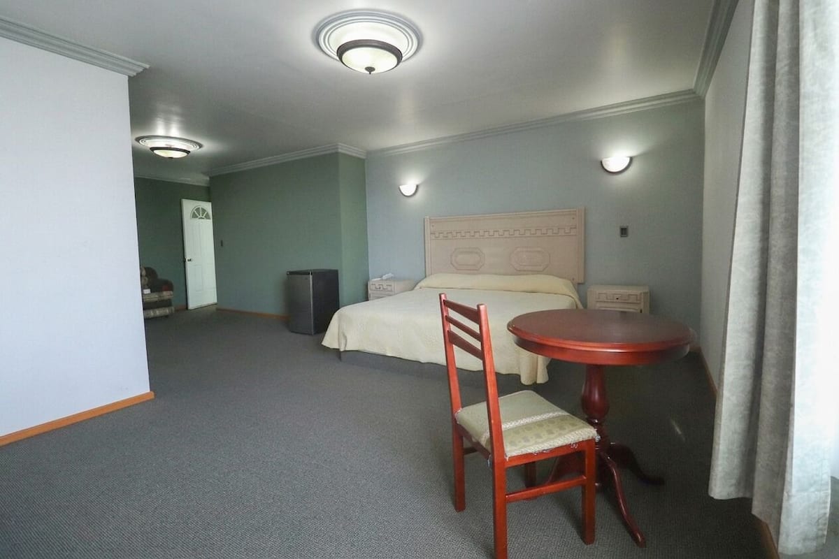 Comfort Suite, City View | Laptop workspace, WiFi (free)