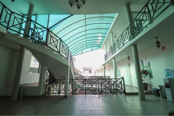 Living area - Hotel Real Santa Rosa (Morelia)