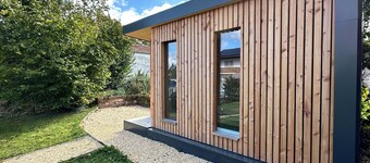 Wine and forest, cozy vacation home with outdoor sauna and a big garden