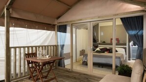 1 bedroom, WiFi - ZEcamping 4 étoiles pataugeoire club enfant jacuzzi locatif clim 20m2 (Alghero)