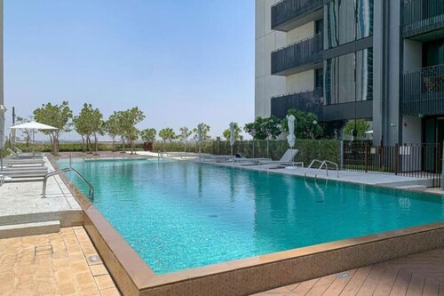Stunning 2 Bed l Private Balcony l Creek Harbour