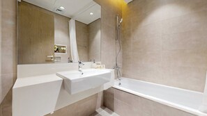 ヘアドライヤー、タオル