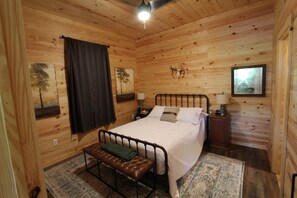 3 chambres, fer et planche à repasser, Wi-Fi, draps fournis