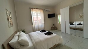 1 chambre, fer et planche Ă repasser, lit parapluie, Wi-Fi gratuit