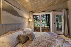 1 bedroom, WiFi, bed sheets - Wooded Cabin w/ Pond View near LBJ Grasslands - Book 1 or All 4 Cabins (Alvord)