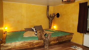 15 bedrooms, free WiFi