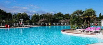 ZEcamping 4 étoiles piscine couverte club enfant locatif 28m2 8 pers