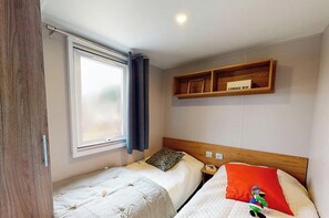 3 bedrooms, WiFi - Camping - Funpass - Parc aquatique - ccaegbe (Les Mathes)