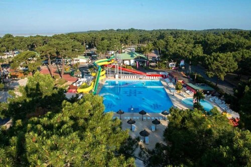 ZEcamping 4* familial 1km plage toboggans dog friendly locatif clim