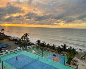 Sport court - APARTMENT SEA VIEW RESORT FONTAINEBLEAU TONSUPA, SWIMMING POOLS PRIVATE BEACH (Tonsupa)