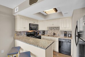 Fridge, microwave, oven, stovetop - 🌞Gulf Front Views | Fab Amenities | Pool | Lei Lani 706🌞 (Orange Beach)