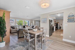 單棟房屋, 多張床, 可使用泳池, 泳池景 (S1A4103) | 內部