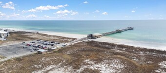 ⛱️Charming Beach Front House | Private Boardwalk | Far Reach II⛱️