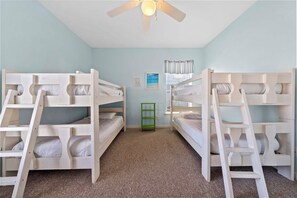 4 bedrooms, iron/ironing board, free WiFi, bed sheets - ⛱️Charming Beach Front House | Private Boardwalk | Far Reach II⛱️ (Gulf Shores)