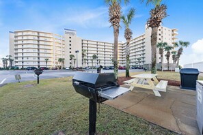 Outdoor dining - 🌴Gulf Front with Gorgeous Views | Seaside Beach & Racquet Club 3305🌴 (Orange Beach)