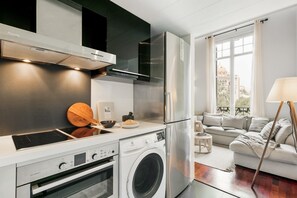 Apartment - Agerola - 2 Bedrooms in Eixample Dreta (Barcelona)