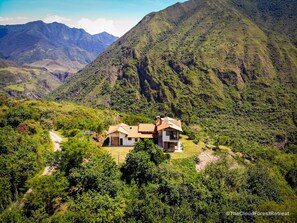 Exterior - Charming 3-bedroom bed & breakfast in the mountains outside of Quito with WiFi (Quito)