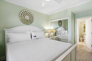 3 bedrooms, iron/ironing board, free WiFi, bed sheets - ⭐Stunning Gulf + Lagoon Views | Walk to Beach | Outdoor Pool | Sanibel 1805⭐ (Gulf Shores)