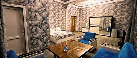 Desk, laptop workspace, free WiFi