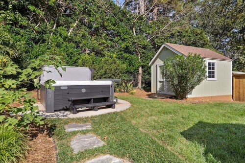 4BR, Best Location, Pool, Hot tub, Game Room