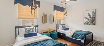 4BR, Best Location, Pool, Hot tub, Game Room
