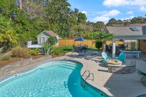 Pool - 4BR, Best Location, Pool, Hot tub, Game Room (raleigh)