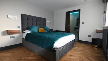 2 bedrooms, iron/ironing board, travel cot, free WiFi