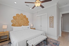 3 bedrooms, iron/ironing board, free WiFi, bed sheets - 🌊Fabulous Amenities | Close to Beach | Summer Salt 24235🌊 (Orange Beach)