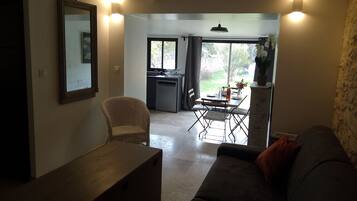 Télévision, livres, chaßne hi-fi