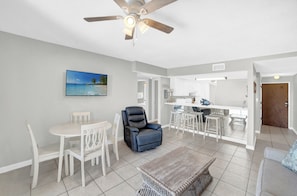 Smart TV - ⭐Outdoor Pool! | Gulf Front | Sugar Beach 246⭐ (Orange Beach)