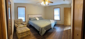 3 dormitorios, tabla de planchar con plancha, wifi y ropa de cama