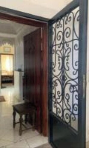 Interior - Adorable piso 8 min Aeropuerto Casablanca WIFI Alta velocidad Parking Gratis
 (ciudad Deroua)