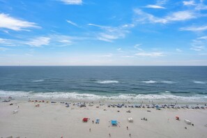 On the beach - 🏖️Gulf Front with Gorgeous Views | Great Amenities | Tradewinds 1303🏖️ (Orange Beach)