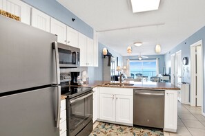 Fridge, microwave, oven, stovetop - 🌞Gulf Front with Gorgeous Views | Great Amenities | Tradewinds 505🌞 (Orange Beach)
