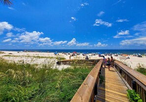On the beach - 🌞Gulf Front with Gorgeous Views | Great Amenities | Tradewinds 505🌞 (Orange Beach)