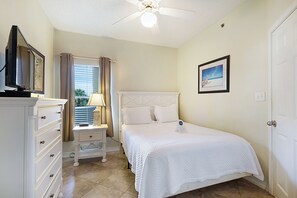 1 chambre, fer et planche Ă repasser, Wi-Fi gratuit, draps fournis