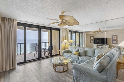 ⭐Wind Drift 702E | Gulf Front with Gorgeous Views | Walk to Beach⭐