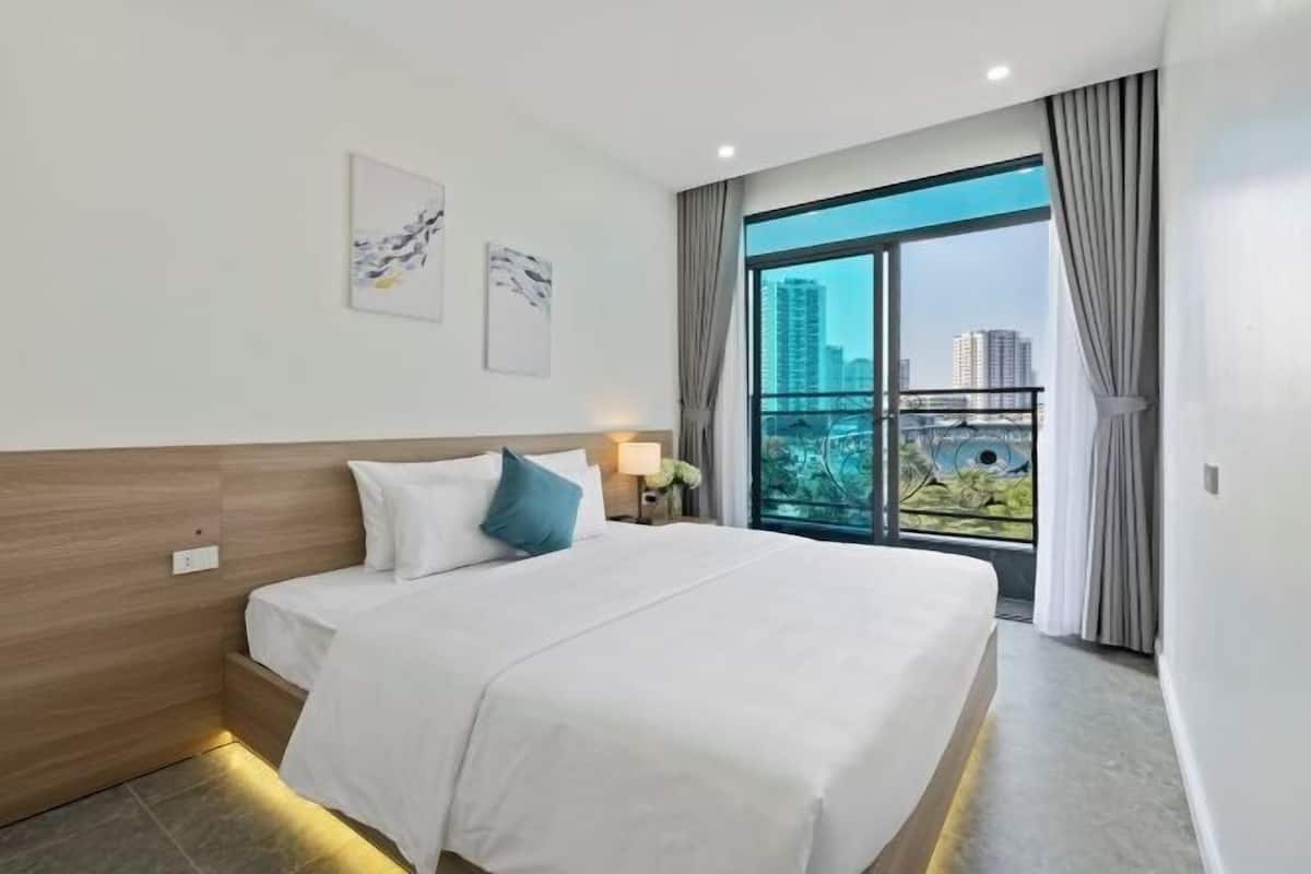 Premium bedding, down duvets, memory-foam beds, free minibar items