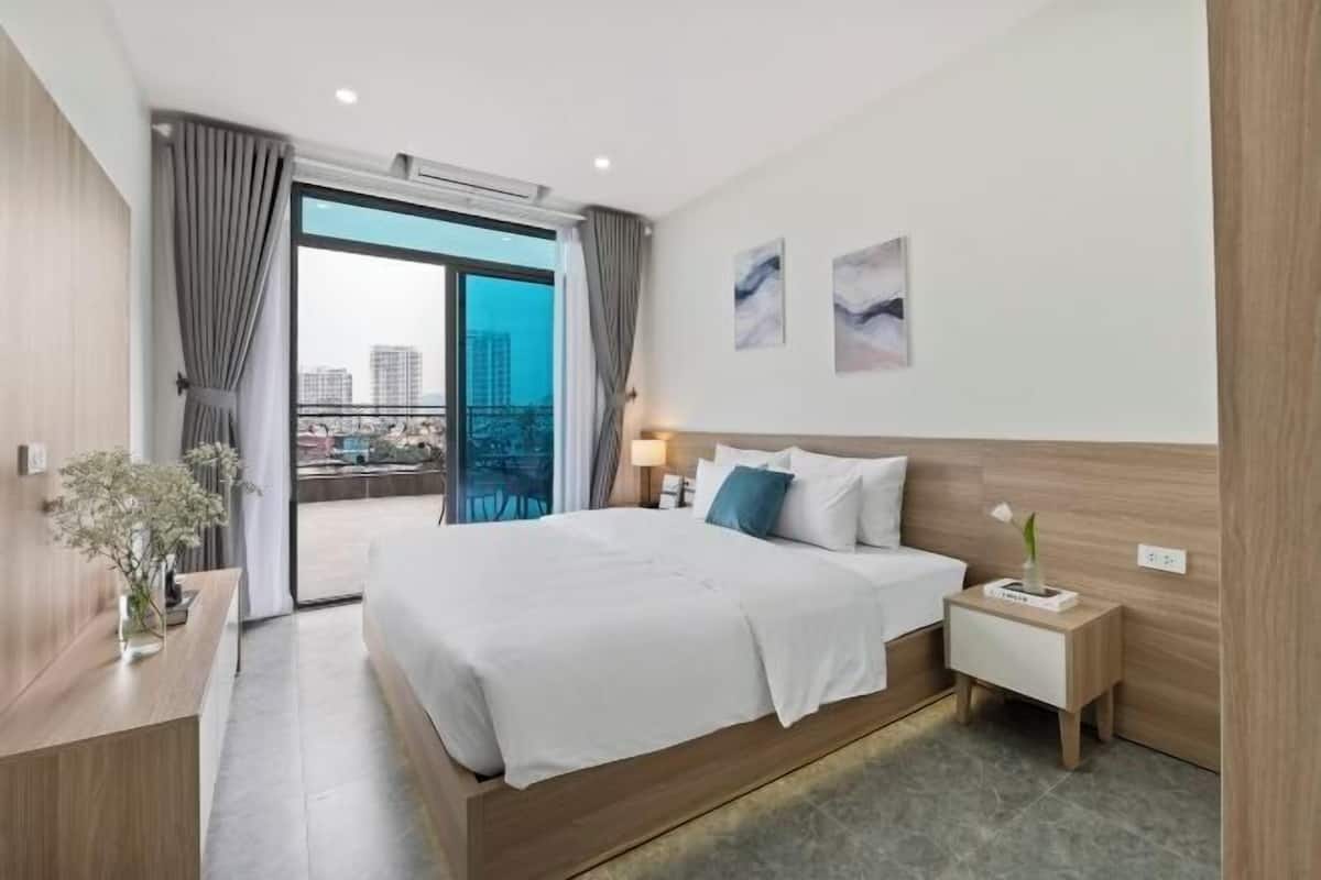 Premium bedding, down duvets, memory-foam beds, free minibar items